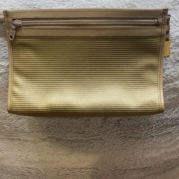 👛 Authentic YSL BAG 👛 - Picture 7 of 15